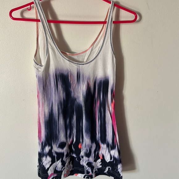 Lululemon top - Picture 1 of 3